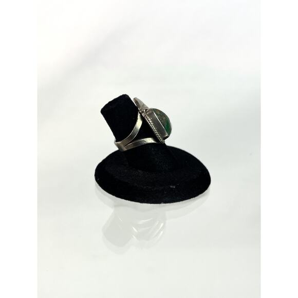 Vintage Accessories - Jewelry - Silver Ring Green Stone w Crystals - Size 6.25 - Picture 7 of 8